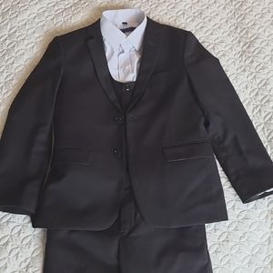 Boys Perry Ellis black 4 piece suit set, size 8